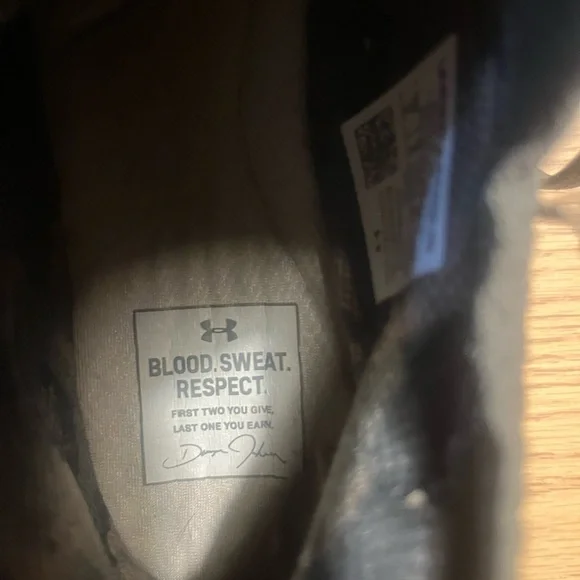 Under Armour Signature Inner Sole Sneakers - Picture 3 of 5